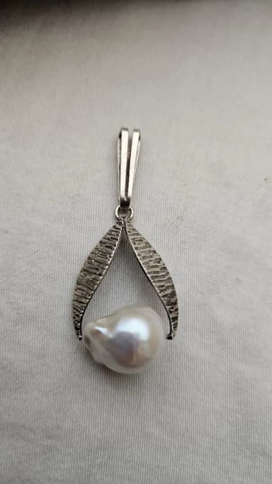 Pendientes antiguos de plata con perlas barrocas
