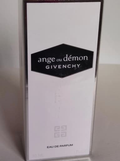 Givenchy Ange ou Démon Eau de Parfum 30 ml bottle