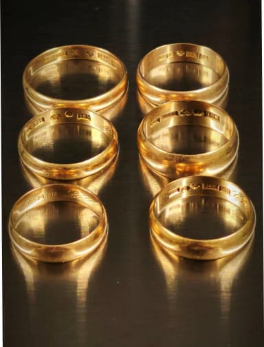 18k Goldringe mit 34,56 Gramm Gewicht