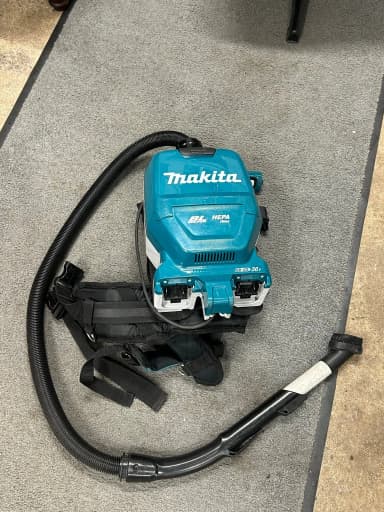 Makita DVC261 Rückensauger zu ersteigern