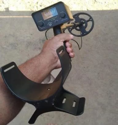 Detector de metales impermeable 6KHZ con altura ajustable y profundidad 3-40cm